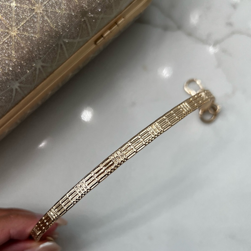 Shimmering Gold Clutch with Ring Handle - Picture 5 of 6